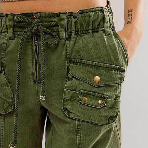 Free People Pants - FP kelp Tahiti cargo pants small